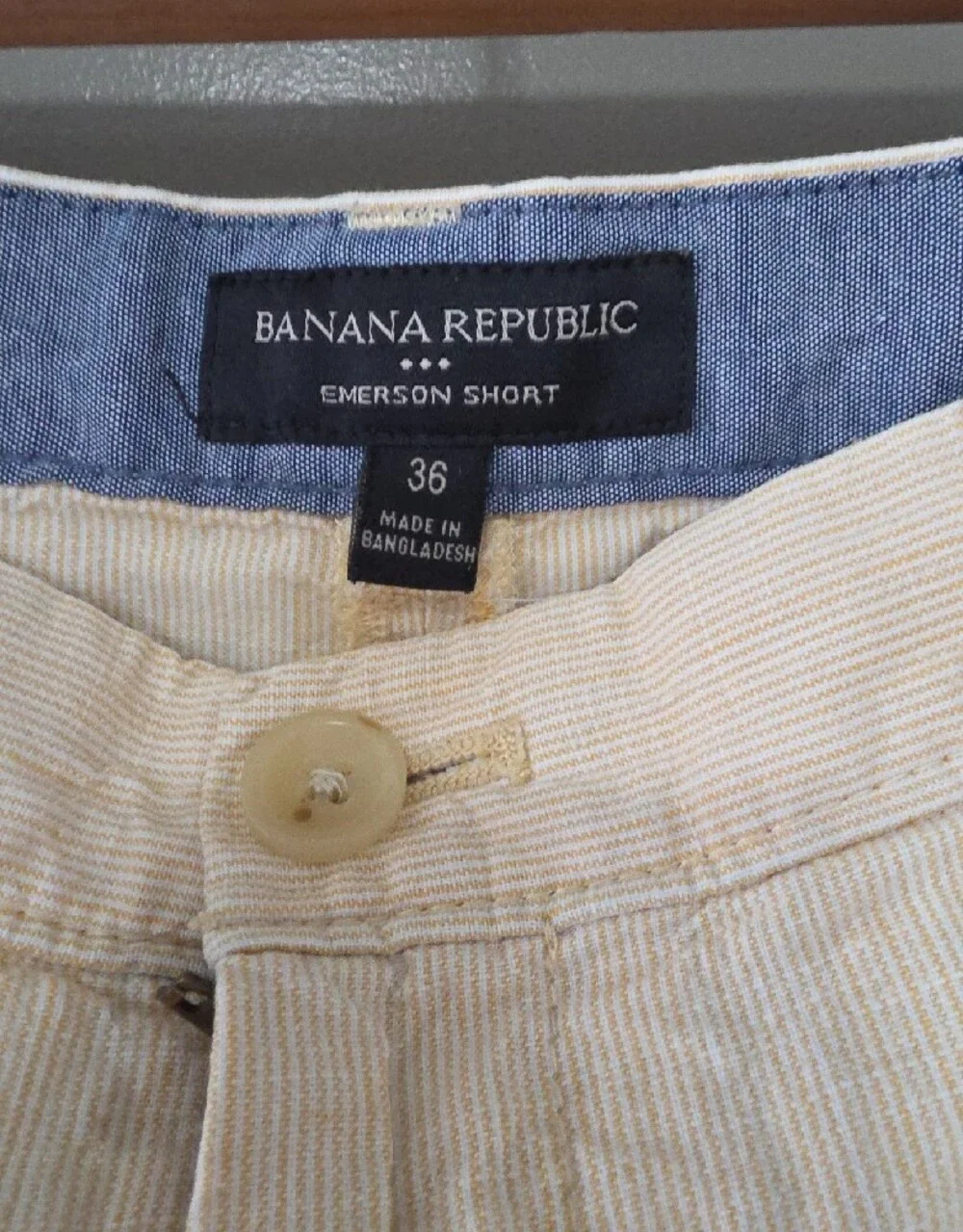 Banana Republic Emerson Men's Flat-Front Linen-Blend Shorts - Pale Peach/Yellow
